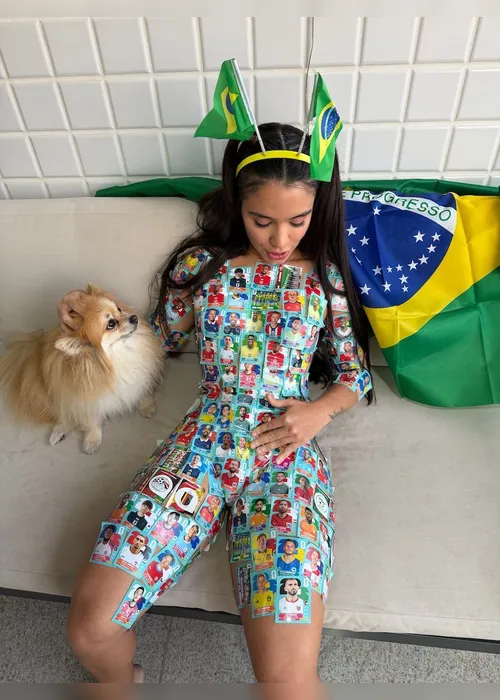 
				Influencer promete nudes por figurinhas raras para completar álbum da Copa
			
			