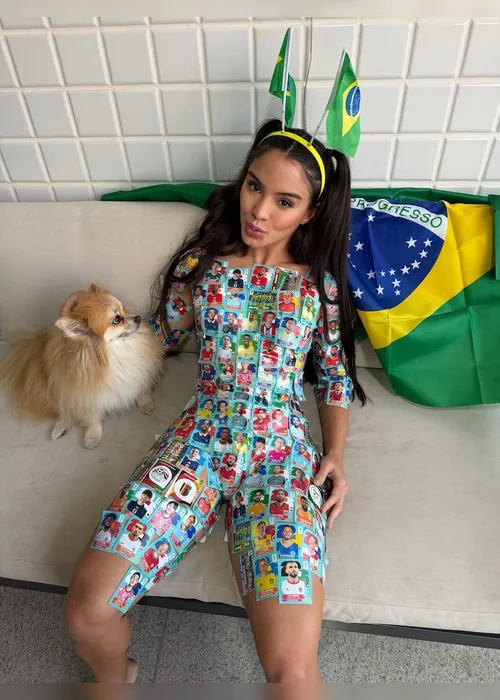 
				Influencer promete nudes por figurinhas raras para completar álbum da Copa
			
			
