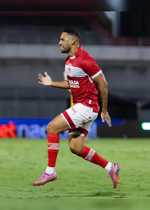 
				Luiz Phellype celebra volta aos gols e destaca união do CRB na Série B
			
			