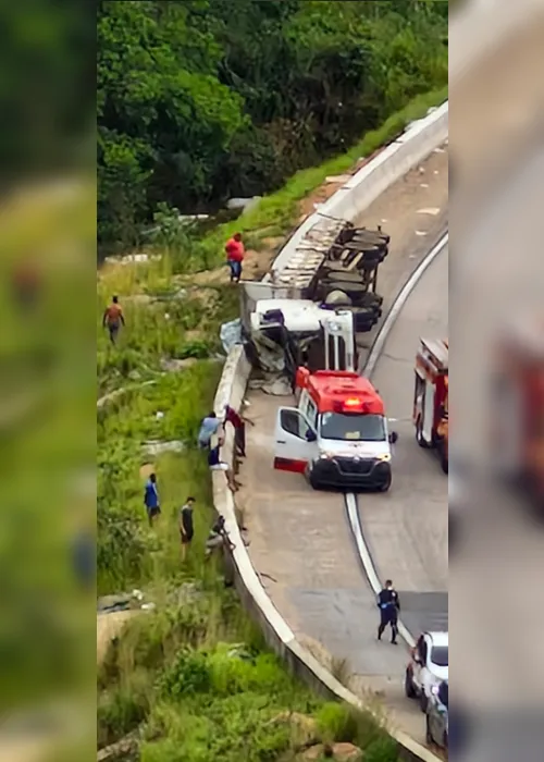 
				Motorista morre após capotamento na BR-101 entre Teotônio Vilela e Junqueiro
			
			