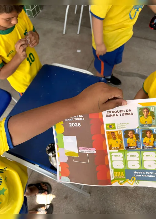 
				Aluno diz que não pode comprar álbum da Copa, e professor cria versão especial para toda a turma
			
			