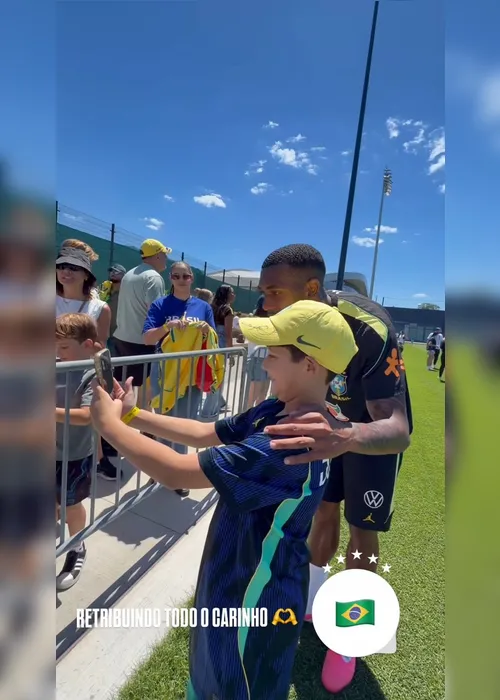 
				Seleção esbanja simpatia com os torcedores após o treino desta terça; confira o vídeo
			
			