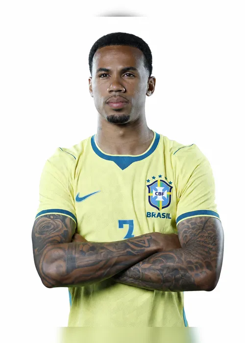 
				Veja como ficaram: CBF divulga imagens dos jogadores da Seleção com os uniformes da Copa
			
			