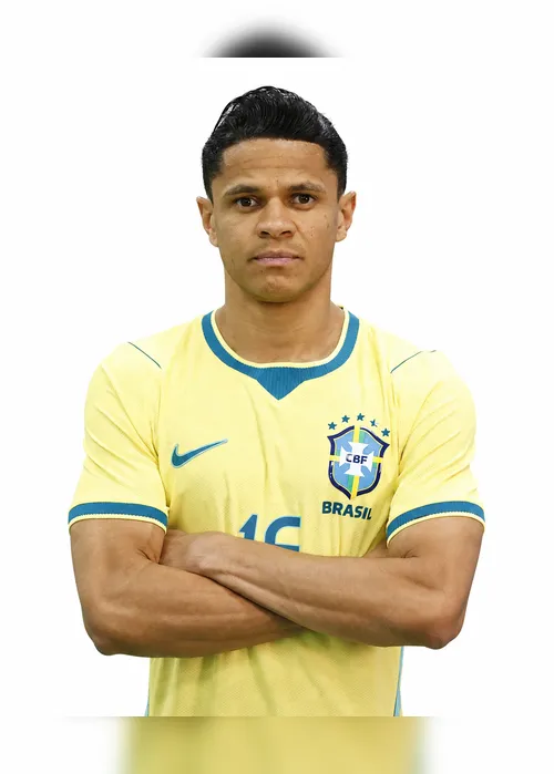 
				Veja como ficaram: CBF divulga imagens dos jogadores da Seleção com os uniformes da Copa
			
			