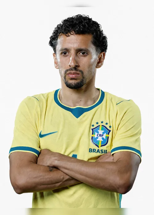 
				Veja como ficaram: CBF divulga imagens dos jogadores da Seleção com os uniformes da Copa
			
			