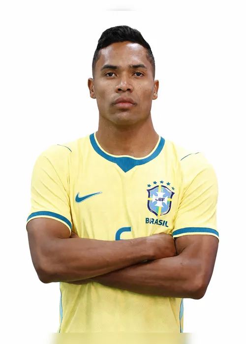 
				Veja como ficaram: CBF divulga imagens dos jogadores da Seleção com os uniformes da Copa
			
			