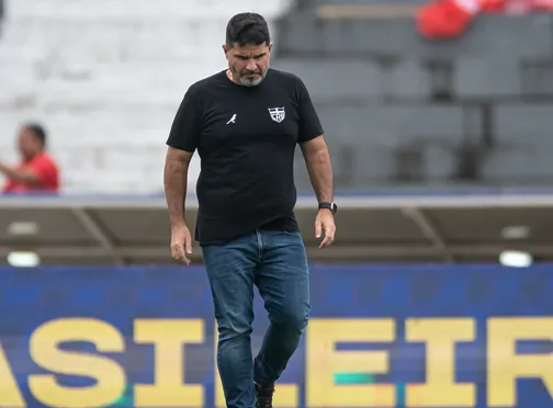 Barroca aponta motivo da derrota do CRB e faz alerta após novo tropeço