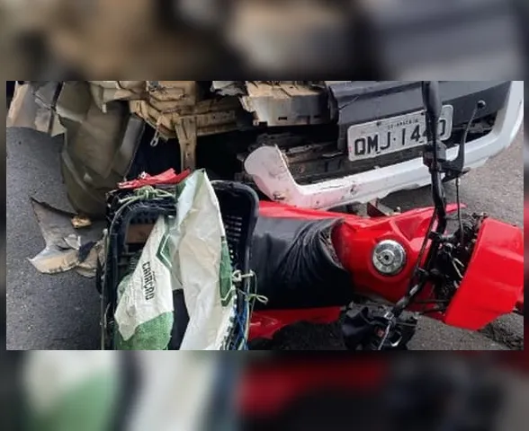 Agricultor morre após colisão entre moto e caminhonete na BR-316, em Cacimbinhas