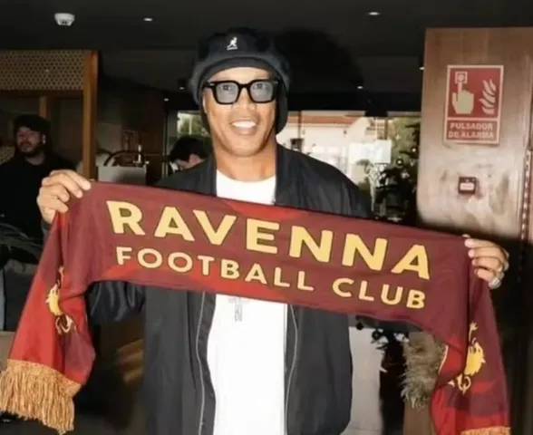 Aos 46 anos, Ronaldinho Gaúcho é o novo acionista do Ravenna, da Série C italiana, diz jornal