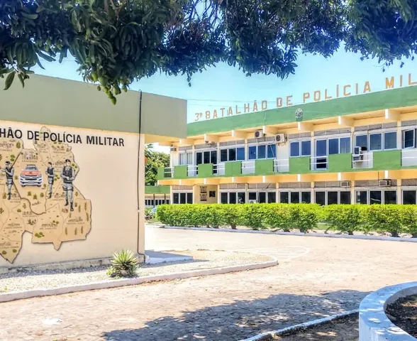 Após ameaças a vizinhos em Arapiraca, policial civil armado se rende durante negociação