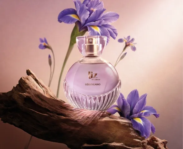 Com ingrediente raro da perfumaria internacional, O Boticário redefine o amadeirado feminino no lançamento de Liz D'Essence