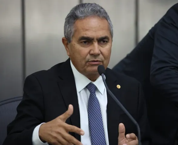 Deputado Francisco Tenório lamenta morte em acidente entre Cajueiro e Viçosa