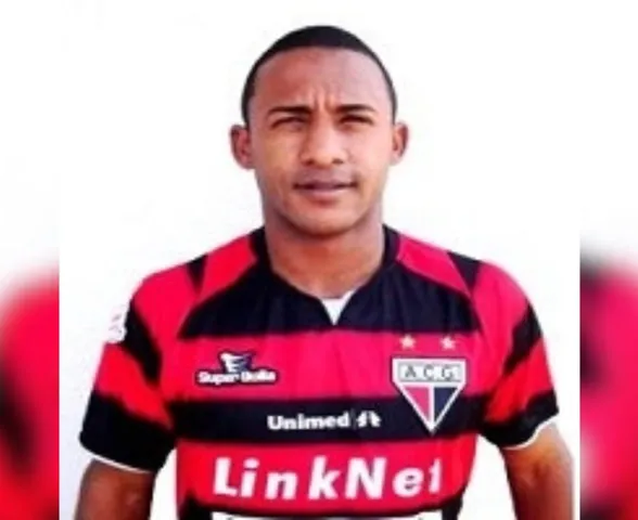 Ex-jogador de futebol é morto a tiros nos fundos de bar