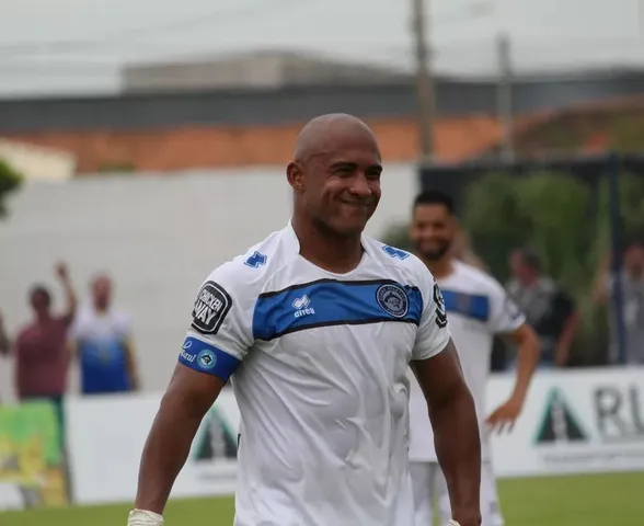 Ex-jogador do Santa Cruz, Brasão é assassinado a tiros aos 44 anos