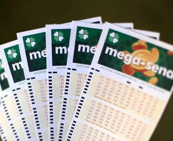 Mega-Sena acumula e próximo sorteio pode pagar R$ 12 milhões; veja dezenas sorteadas