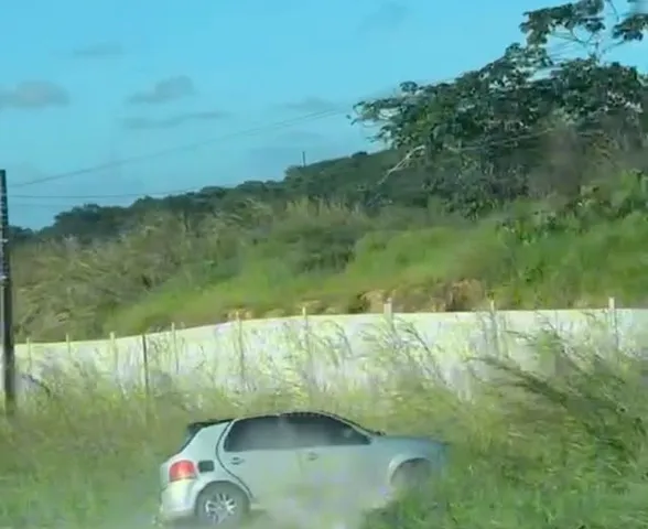 Motorista de prefeitura é preso após briga de trânsito terminar em acidente