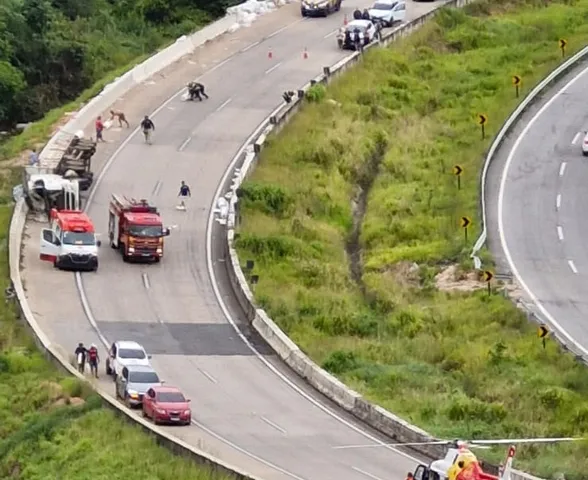Motorista morre após capotamento na BR-101 entre Teotônio Vilela e Junqueiro