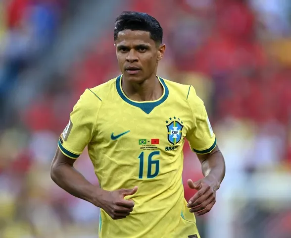"Não vai existir jogo fácil", diz Douglas Santos sobre a Copa do Mundo