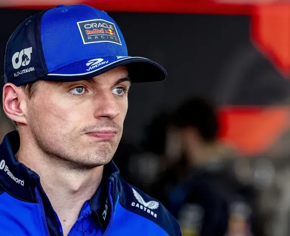 Verstappen discute saída da Red Bull e futuro na Fórmula 1, diz veículo