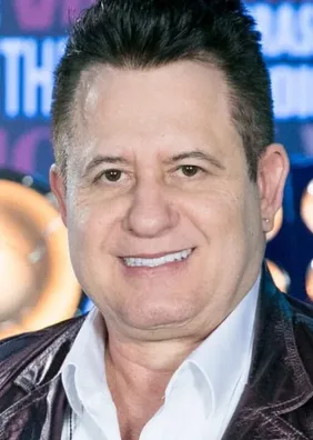 Marrone diz ser "meio gay" em show e gera reação de Bruno. Veja vídeo!
