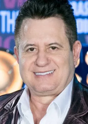Marrone diz ser "meio gay" em show e gera reação de Bruno. Veja vídeo!