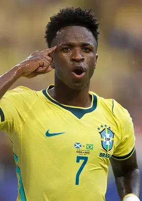 Vini Jr. é eleito terceiro melhor jogador da Copa após fim da 1ª fase