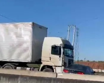 “Agarrei o terço e rezei”: idosa relata desespero ao ser arrastada por carreta