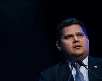 Alcolumbre diz que transição da 6x1 é muito longa e sinaliza mudança