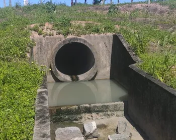 Empresa é autuada por vazamento de esgoto em lagoa no Benedito Bentes