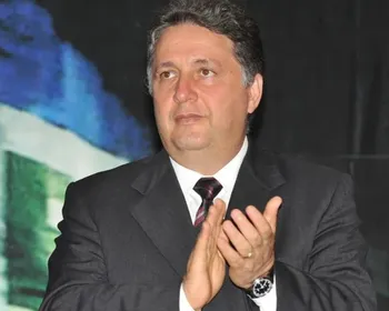 Garotinho nega ter ligado Flávio à "festa dos astronautas" de Vorcaro