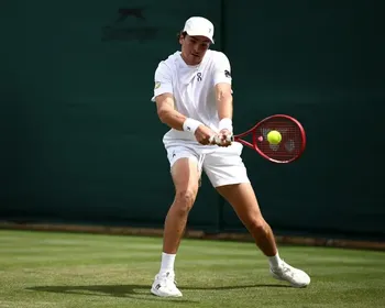 João Fonseca se impõe e vence a estreia em Wimbledon