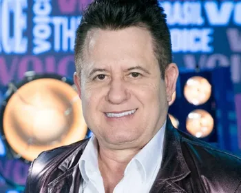 Marrone diz ser "meio gay" em show e gera reação de Bruno. Veja vídeo!