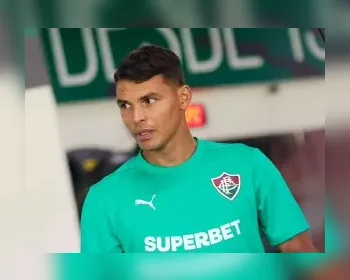 Thiago Silva chega ao Brasil e se junta ao elenco do Fluminense