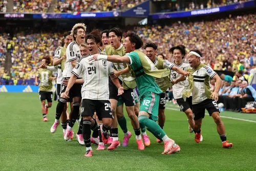 
				Após erro de Danilo, Japão marca primeiro gol contra o Brasil na Copa
			
			