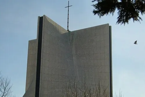 
				Arquidiocese dos EUA fecha acordo para pagar mais de R$ 2 bilhões a vítimas de abuso
			
			