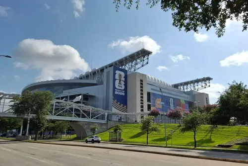 
				Brasil x Japão será em estádio que recebe maior rodeio do mundo
			
			