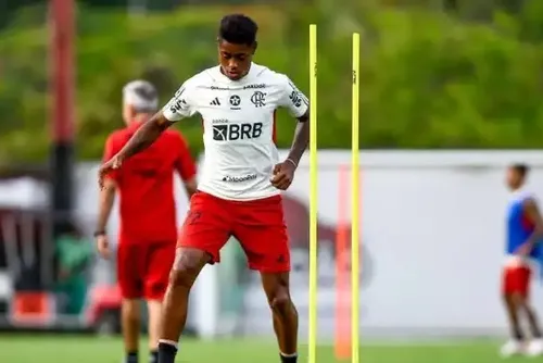 
				Bruno Henrique exalta período do Flamengo em Portugal: 'Preparar melhor'
			
			