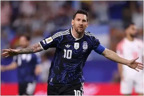 
				Bruxo que 'parou' Harry Kane prevê eliminação da Argentina contra Cabo Verde
			
			