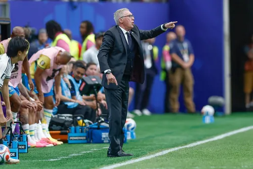 
				Carlo Ancelotti conquista 10ª vitória no comando da Seleção Brasileira
			
			