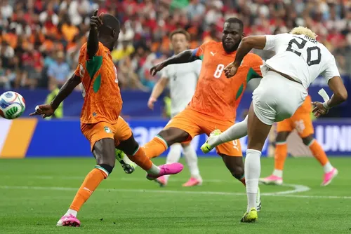 
				Copa: Haaland marca, Noruega bate Costa do Marfim e pega Brasil nas oitavas
			
			
