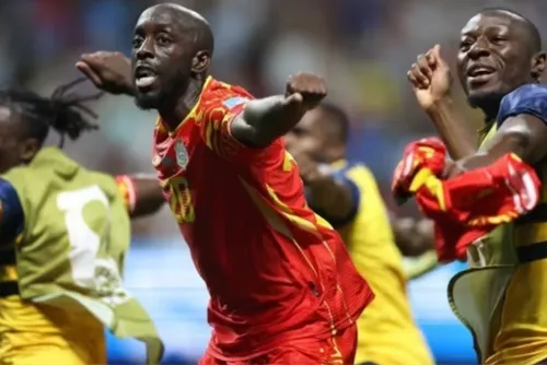 
				Copa: RD Congo vira, bate Uzbequistão e vai ao mata-mata de forma inédita
			
			