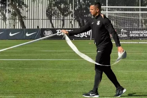 
				Corinthians confirma a contratação do preparador físico Marlon Muniz, ex-Vasco
			
			