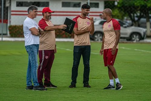 
				CRB encerra preparação para confronto direto contra o Botafogo-SP e embarca para Ribeirão Preto
			
			