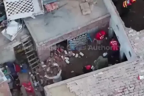 
				Desabamento de telhado mata 14 crianças
			
			