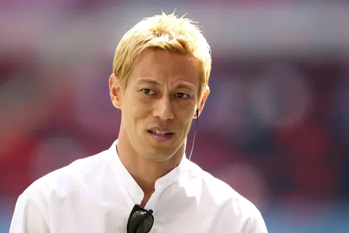 
				Ex-Botafogo, Keisuke Honda se candidata ao cargo de técnico do Japão
			
			