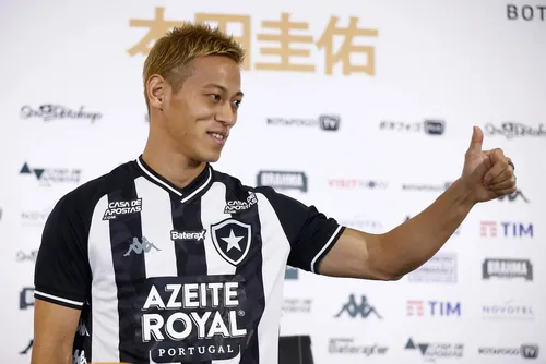 
				Ex-Botafogo, Keisuke Honda se candidata ao cargo de técnico do Japão
			
			