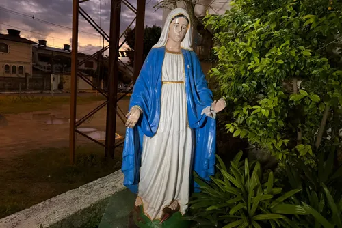 
				Imagem de Nossa Senhora é vandalizada em frente a igreja no Farol
			
			