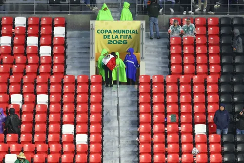 
				Jogo entre México e Equador na Copa teve início atrasado; saiba o motivo
			
			