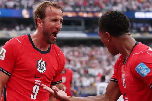 
				Kane faz história, Inglaterra vence Panamá e fecha Grupo L na liderança
			
			
