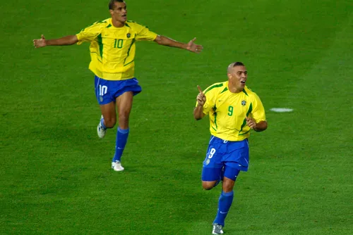 
				Leônidas e Ronaldo lideram lista de atletas com mais gols em jogos eliminatórios de Copa
			
			